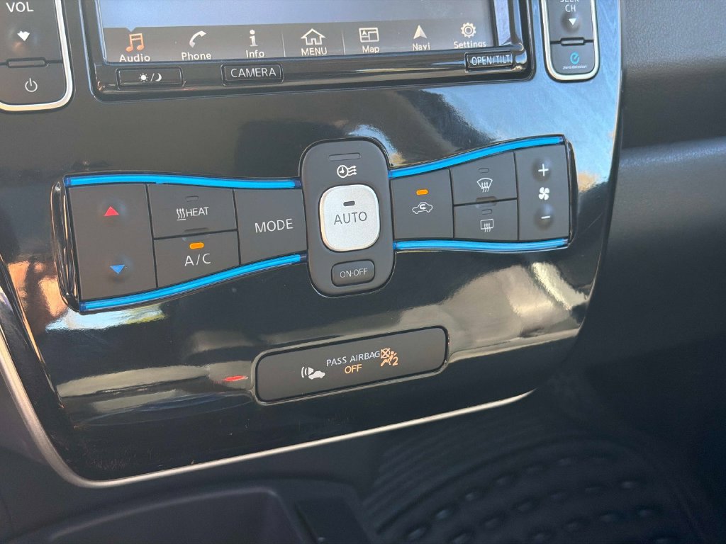 Used 2017 Nissan Leaf SV w/ Premium Package FWD image 24