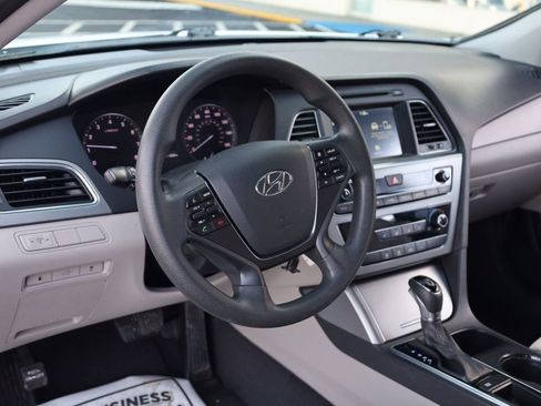 Used 2016 Hyundai Sonata SE image 13