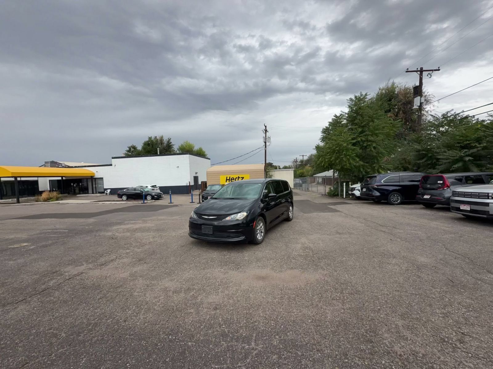 Used 2023 Chrysler Voyager LX FWD image 6