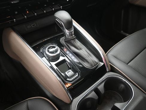 Used 2024 GMC Canyon Denali image 31