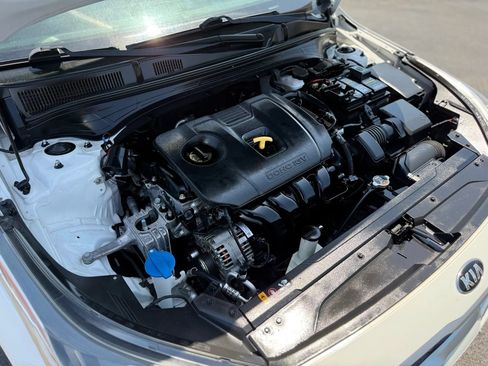 Used 2020 Kia Forte LXS FWD image 11