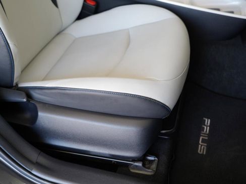 Used 2016 Toyota Prius Four Touring image 29