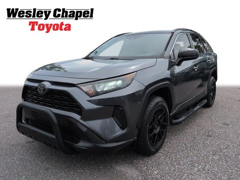 Used 2019 Toyota RAV4 LE FWD image 1