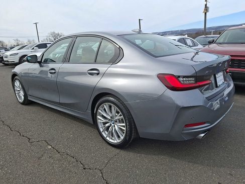 Used 2023 BMW 330i xDrive Sedan w/ Premium Package AWD/4WD image 6