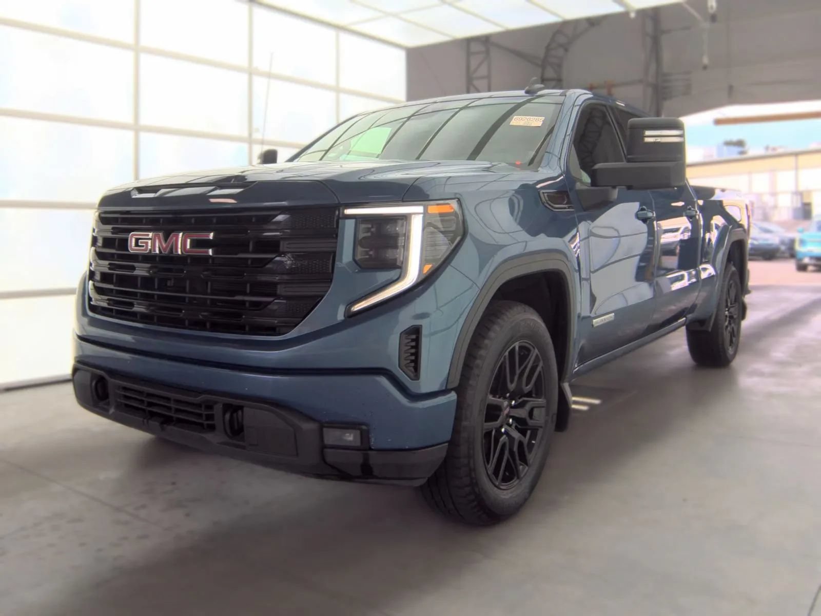 Used 2024 GMC Sierra 1500 Elevation AWD/4WD image 1