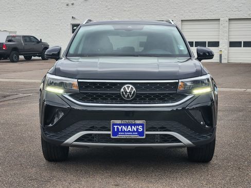 Certified 2024 Volkswagen Taos SE image 5