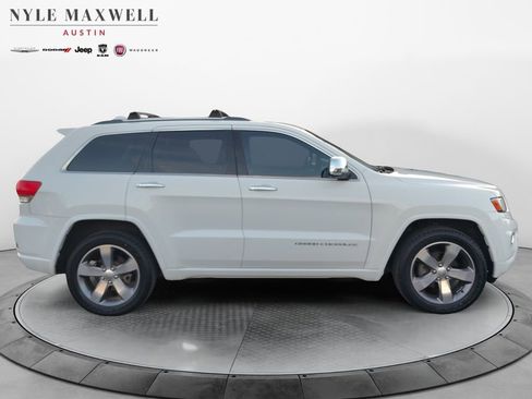 Used 2014 Jeep Grand Cherokee Overland w/ Advanced Technology Group image 16