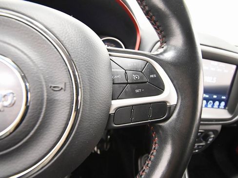 Used 2020 Jeep Compass Trailhawk image 21