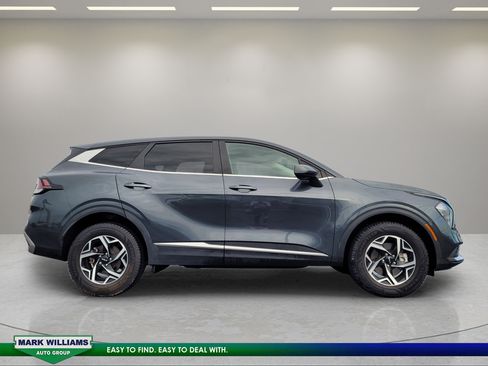 Used 2023 Kia Sportage LX AWD/4WD image 2