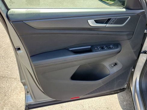 Used 2024 Volkswagen Atlas Cross Sport SEL R-Line image 18