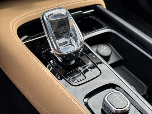 Used 2024 Volvo XC90 B6 Ultimate w/ Protection Package Premier image 28