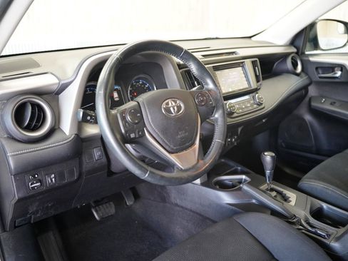 Used 2016 Toyota RAV4 XLE w/ Cargo Management Package FWD image 11