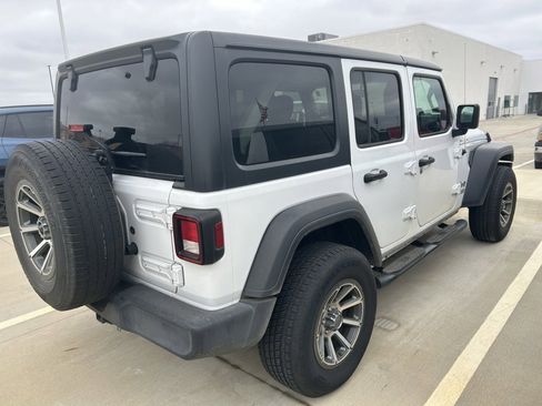 Used 2018 Jeep Wrangler Unlimited Sport S image 11