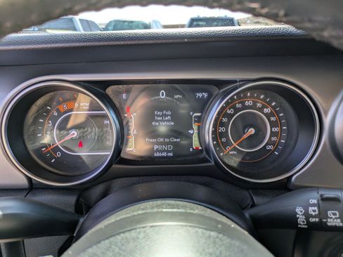Used 2021 Jeep Wrangler Unlimited Sport AWD/4WD image 19