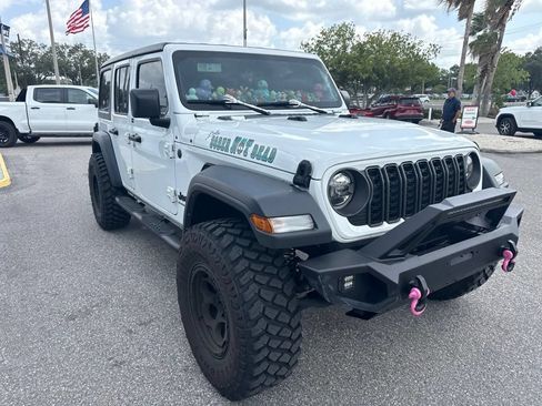 Used 2024 Jeep Wrangler Unlimited Sport AWD/4WD image 3