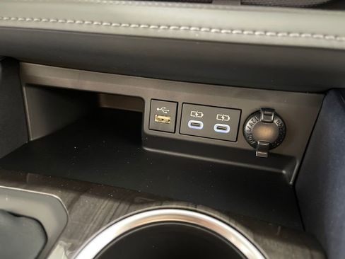 New 2026 Toyota Highlander Platinum AWD/4WD image 30