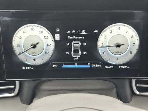 Certified 2024 Hyundai Elantra SEL image 23