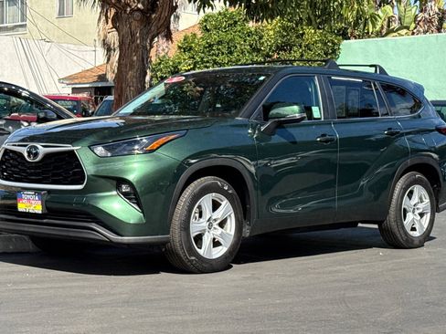 Used 2024 Toyota Highlander LE image 8
