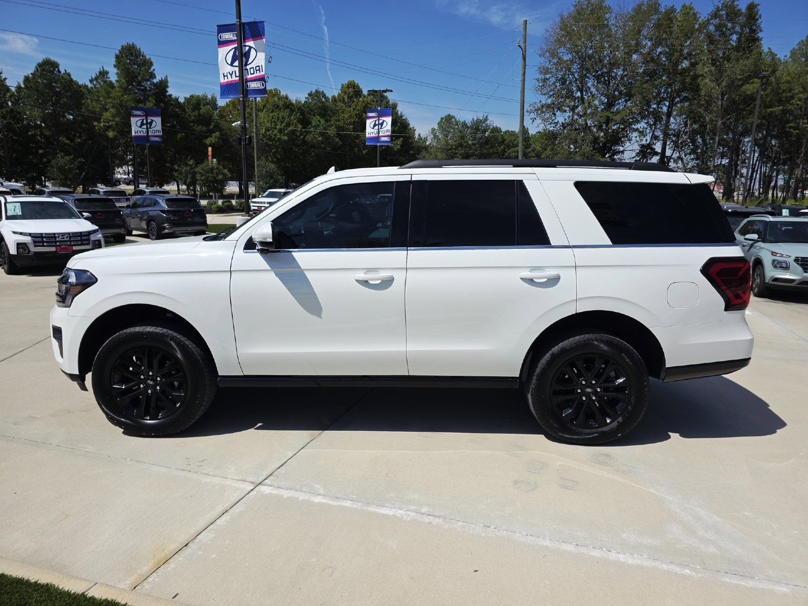 Used 2023 Ford Expedition Limited RWD image 8