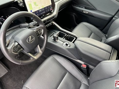 Used 2024 Lexus TX 350 AWD image 11