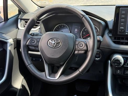 Used 2021 Toyota RAV4 XLE w/ XLE Grade Weather Package AWD/4WD image 17