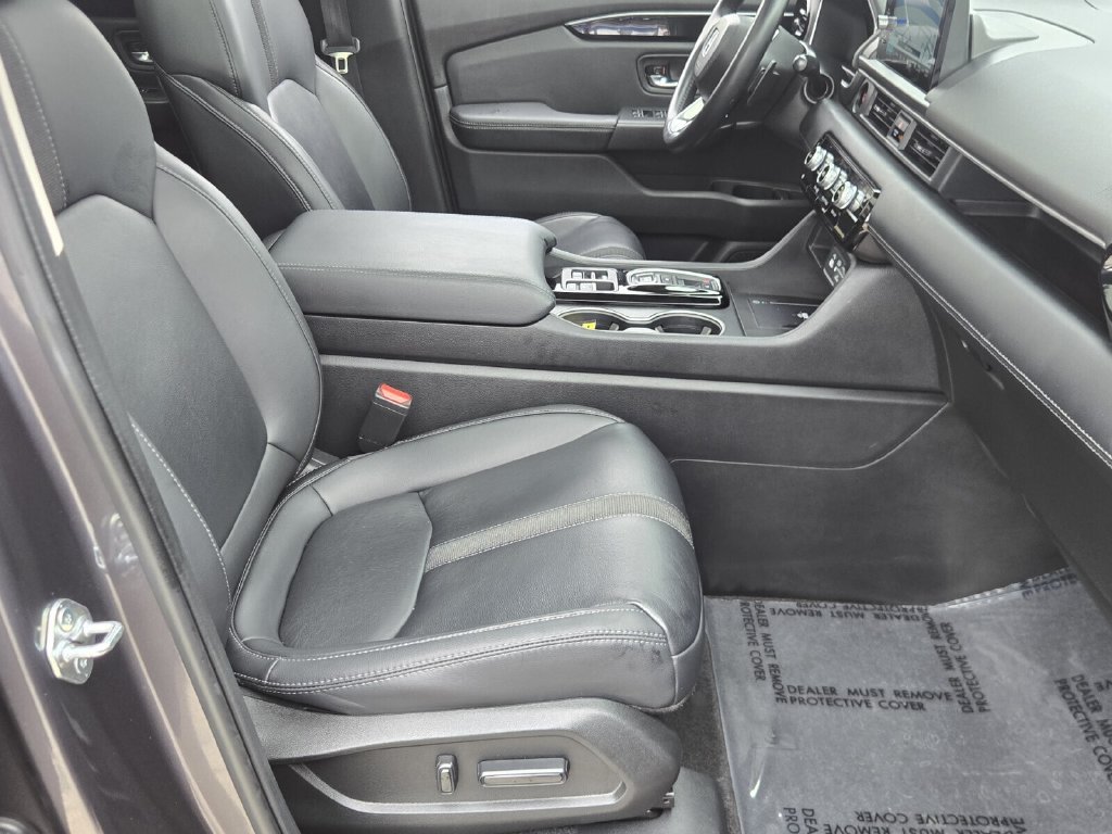 Used 2023 Honda Pilot Touring image 18