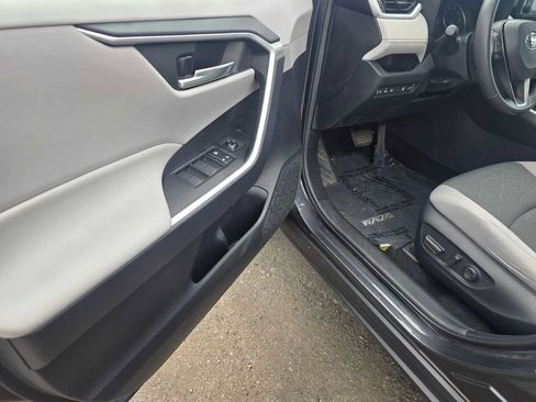 Used 2020 Toyota RAV4 XLE w/ Convenience Package AWD/4WD image 22