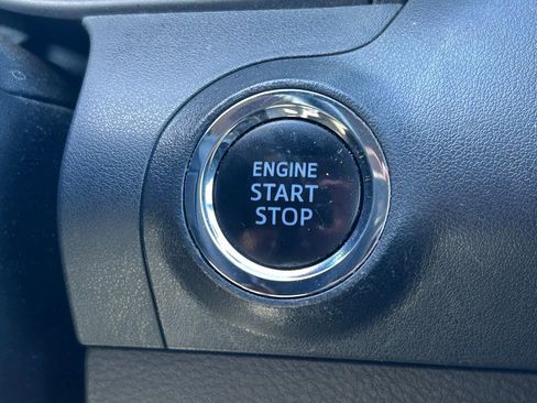 Used 2019 Toyota Avalon XSE image 27