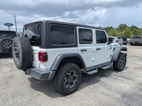 Used 2022 Jeep Wrangler Unlimited Rubicon 4xe w/ Cold Weather Group AWD/4WD image 4