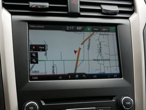 Used 2016 Ford Fusion SE w/ Equipment Group 202A FWD image 22