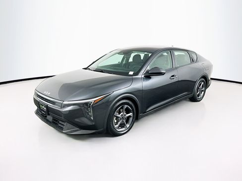 Used 2025 Kia K4 LXS image 3