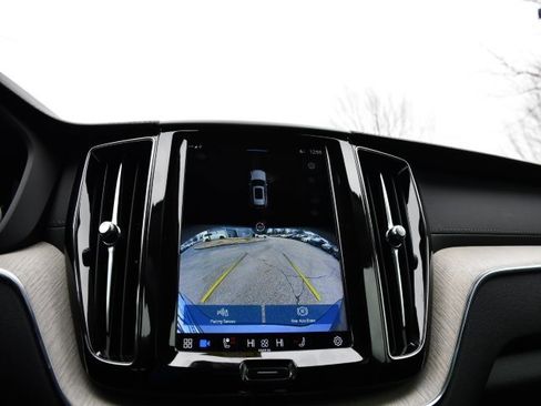 Certified 2022 Volvo XC60 B6 Inscription w/ Advanced Package image 15