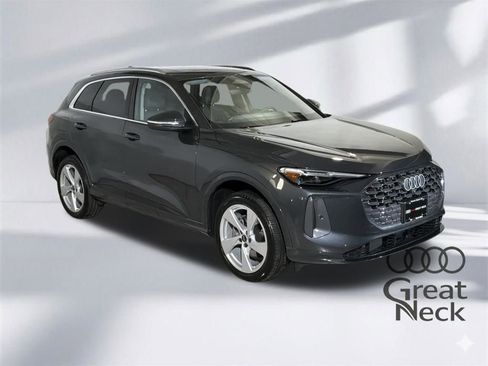 Used 2025 Audi Q5 Premium Plus w/ Premium Plus image 11