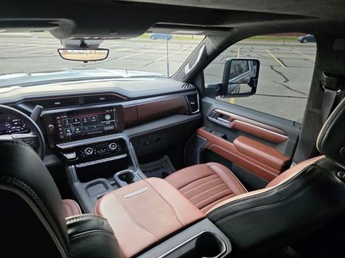 Used 2024 GMC Sierra 3500 Denali Ultimate w/ LPO, GMC Protection Package image 21