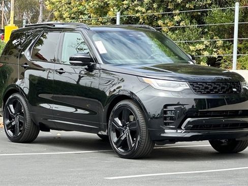 New 2025 Land Rover Discovery Dynamic SE image 7