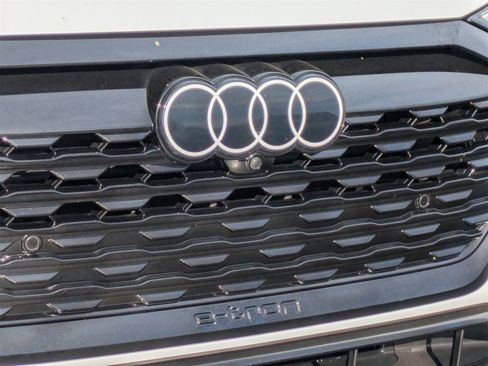 Used 2024 Audi Q8 e-tron Premium image 26