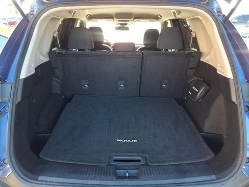 Used 2023 Nissan Rogue S image 10