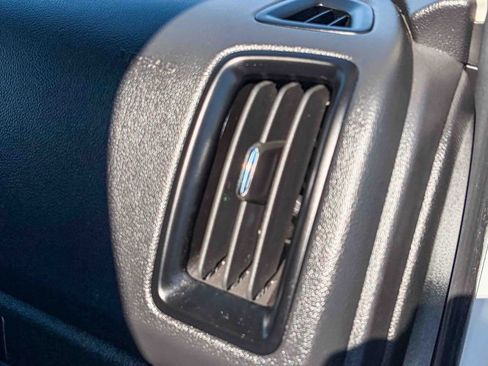 Used 2020 Chevrolet Colorado LT image 37