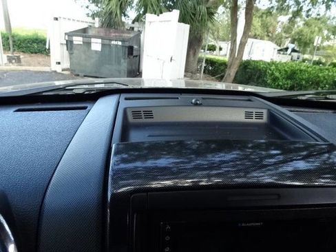 Used 2010 Ford Explorer XLT image 36
