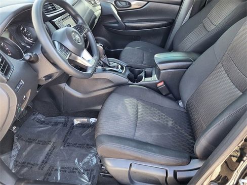 Used 2019 Nissan Rogue S image 16