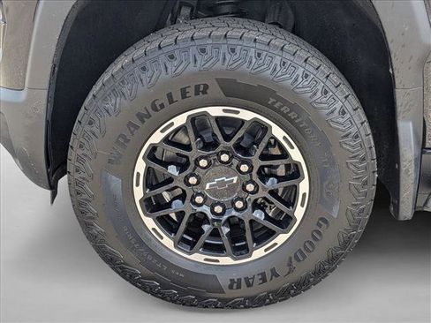 New 2026 Chevrolet Silverado EV Trail Boss w/ Premium Package AWD/4WD image 9