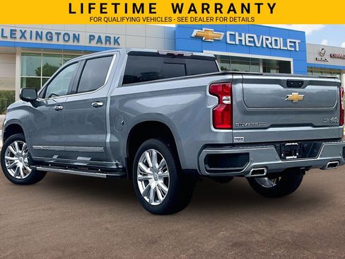 Used 2024 Chevrolet Silverado 1500 High Country AWD/4WD image 2
