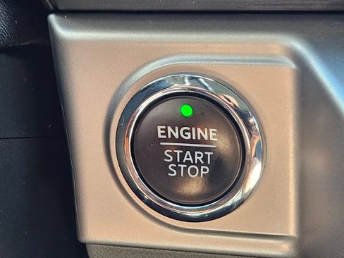 Used 2022 Ford F150 XLT w/ Equipment Group 302A High AWD/4WD image 15