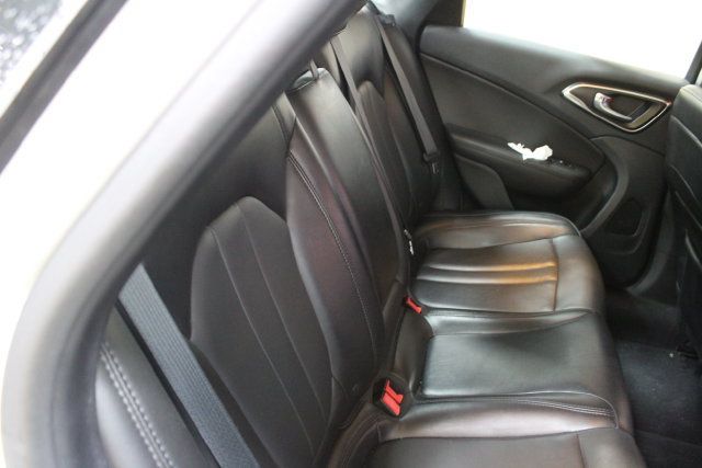 Used 2016 Chrysler 200 C w/ Quick Order Package 26P FWD image 9