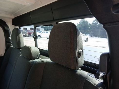 Used 2025 Jeep Gladiator Sport image 35