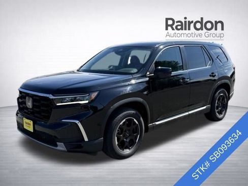 Used 2025 Honda Pilot EX-L image 3