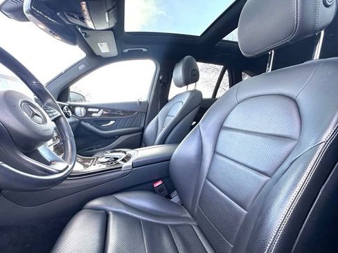 Used 2019 Mercedes-Benz GLC 300 4MATIC image 18