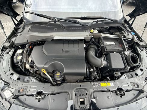 Used 2020 Land Rover Range Rover Evoque SE image 17