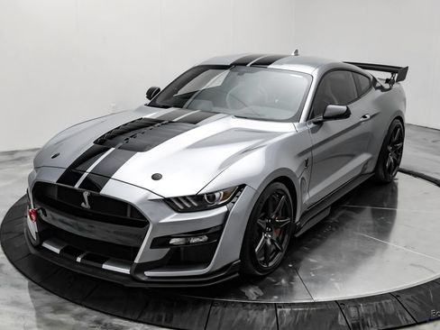 Used 2022 Ford Mustang Shelby GT500 w/ Carbon Fiber Track Pack RWD image 7