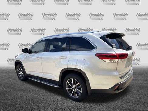 Used 2019 Toyota Highlander XLE FWD image 8